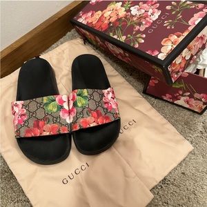 Gucci GG Blooms Supreme Floral Slides